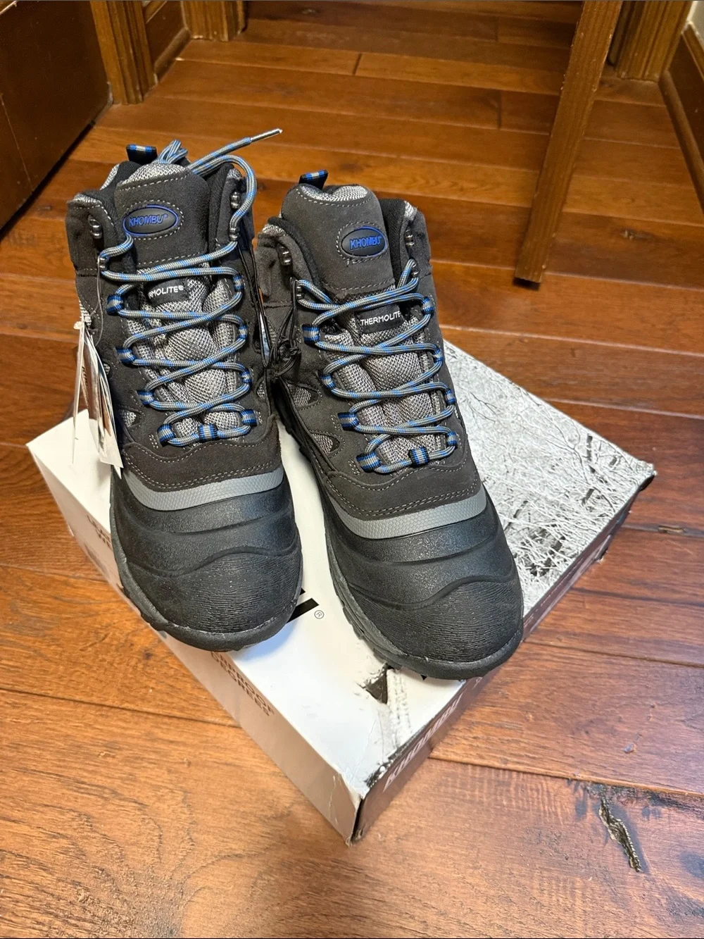 Khombu Men's Fleet Black and Blue Leather  Waterproof Snow Boots